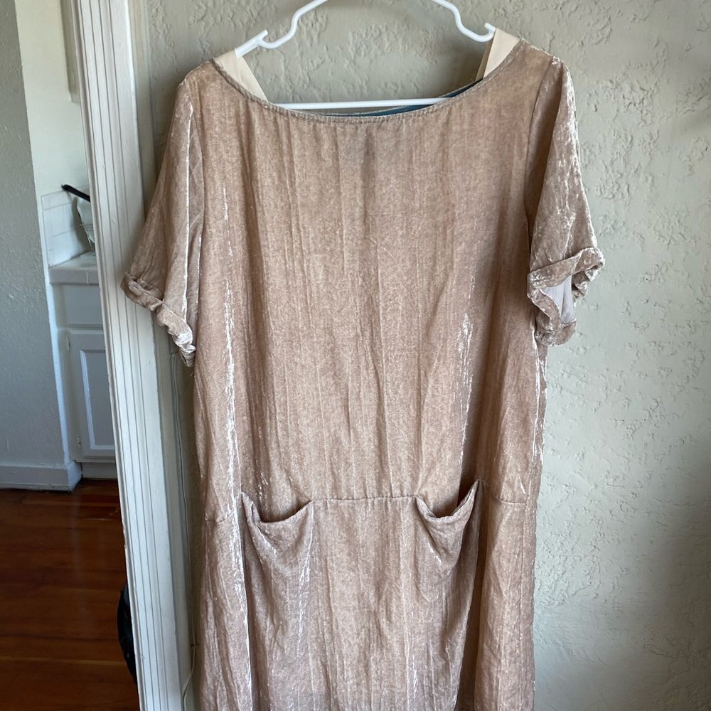 Anthro crushed velvet shift dress w/ pockets
